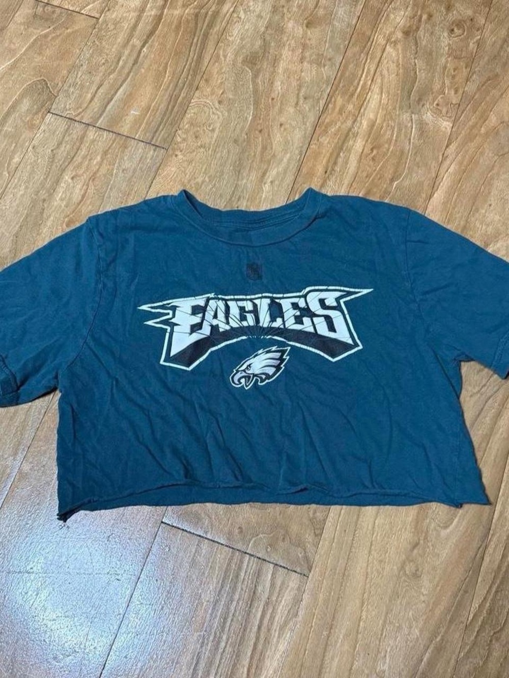 NFL Teal Short Sleeve Eagles Graphic Crop Tee
